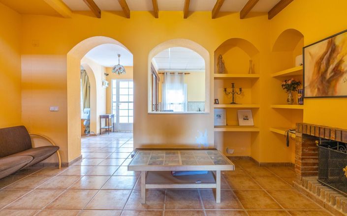 Image No.5-6 Bed Villa for sale