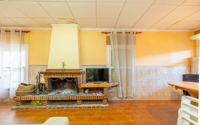 Image No.6-6 Bed Villa for sale