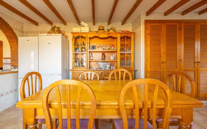 Image No.8-6 Bed Villa for sale