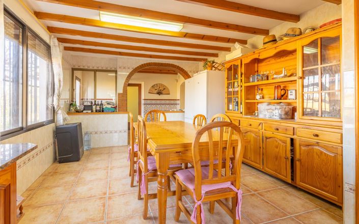 Image No.9-6 Bed Villa for sale