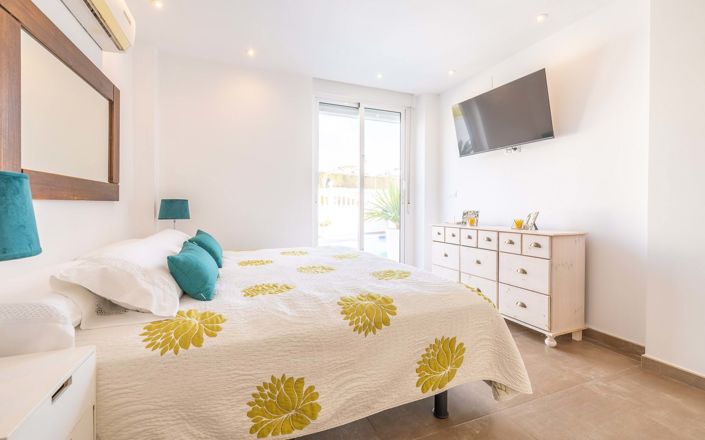 Image No.16-5 Bed Villa for sale