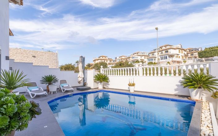 Image No.2-5 Bed Villa for sale