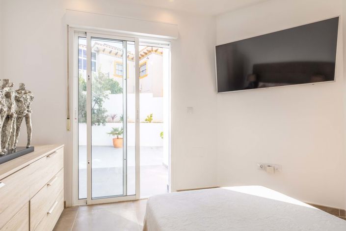 Image No.27-5 Bed Villa for sale