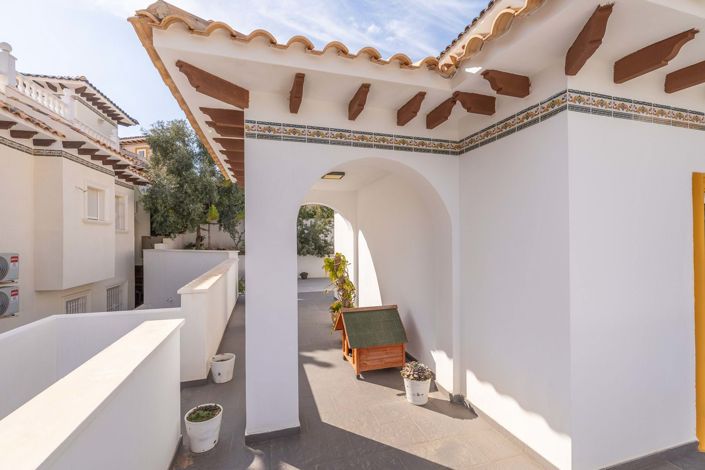 Image No.45-5 Bed Villa for sale