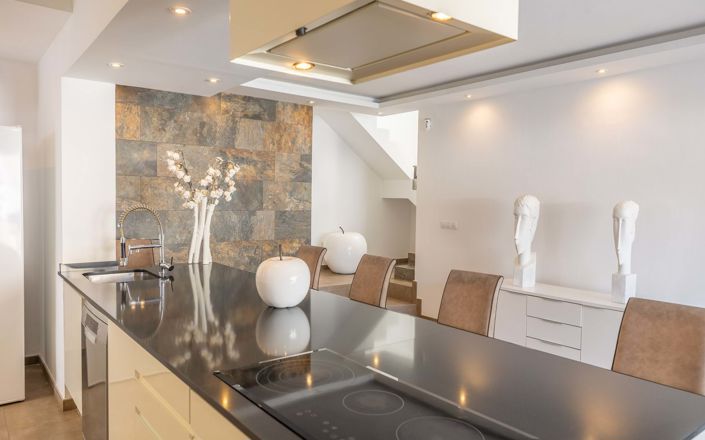 Image No.9-5 Bed Villa for sale