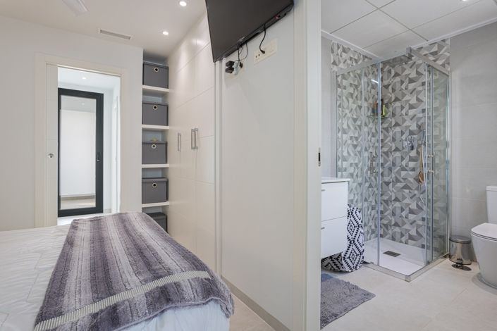 Image No.14-3 Bed Townhouse for sale