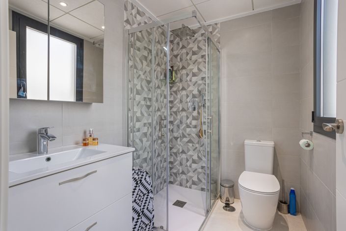 Image No.15-3 Bed Townhouse for sale