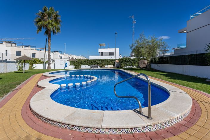 Image No.22-3 Bed Townhouse for sale