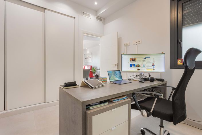 Image No.8-3 Bed Townhouse for sale