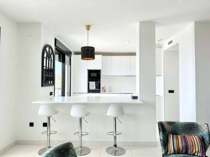 Image No.11-3 Bed Apartment for sale