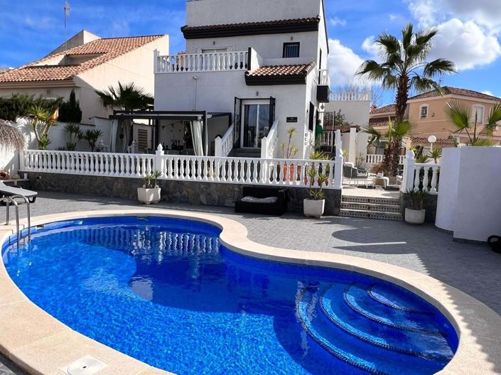 Image No.3-2 Bed Villa for sale