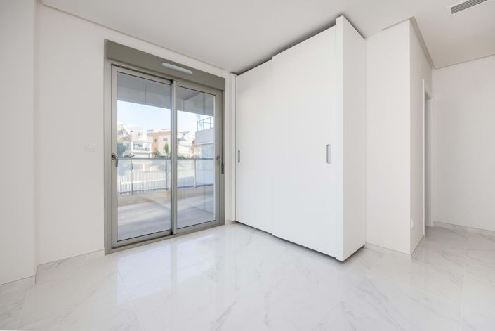 Image No.15-2 Bed Apartment for sale