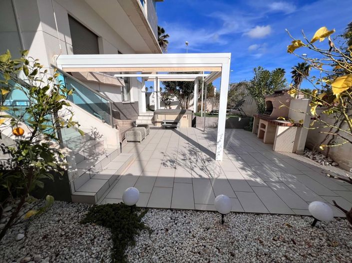 Image No.10-3 Bed Apartment for sale