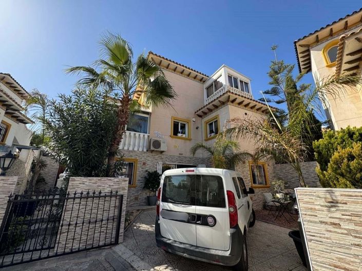 Image No.3-4 Bed Villa for sale