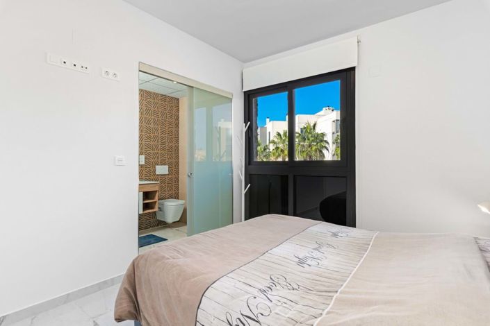 Image No.21-2 Bed Apartment for sale