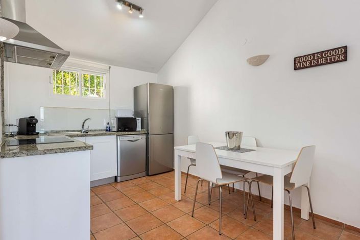 Image No.13-2 Bed Townhouse for sale