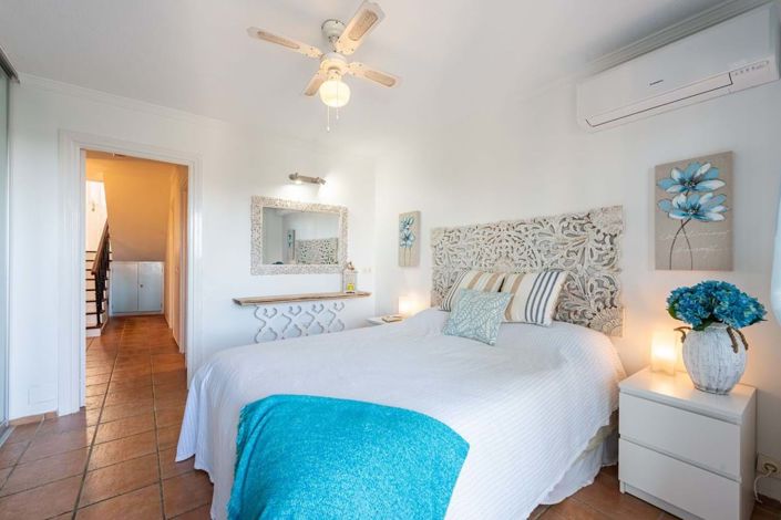 Image No.15-2 Bed Townhouse for sale