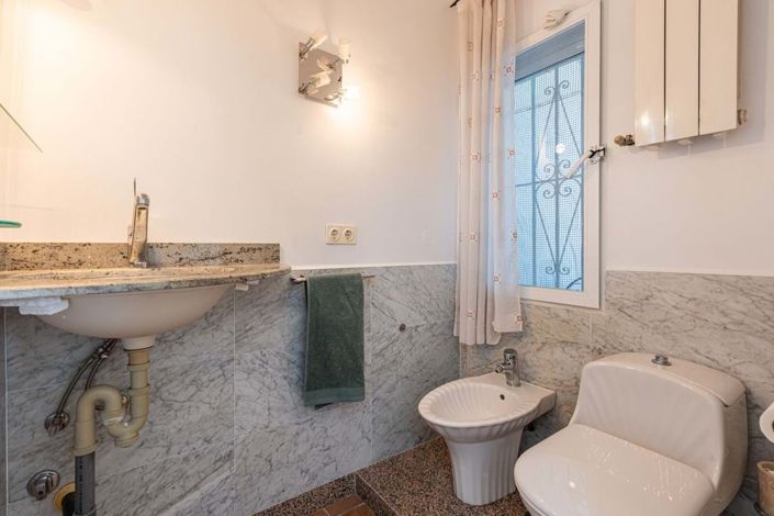 Image No.19-2 Bed Townhouse for sale