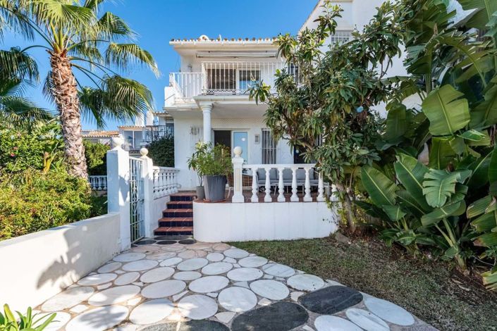 Image No.2-2 Bed Townhouse for sale