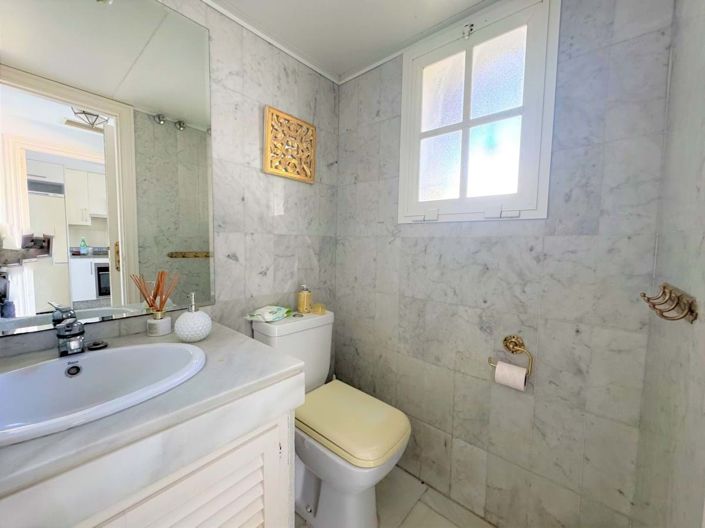 Image No.12-3 Bed Townhouse for sale