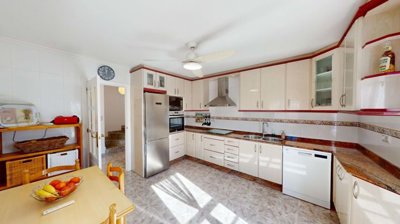 1447-610670-78d1f4f8b6655591b02d22fabb36a692d