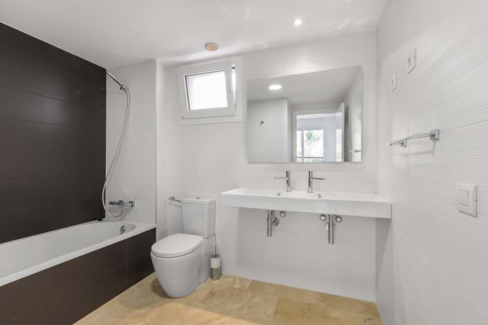 Image No.15-3 Bed Apartment for sale