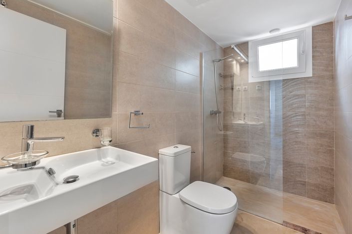 Image No.20-3 Bed Apartment for sale