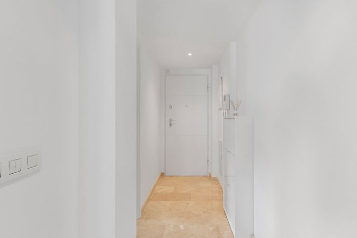 Image No.21-3 Bed Apartment for sale