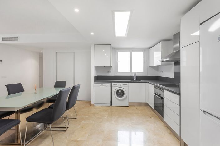 Image No.9-3 Bed Apartment for sale