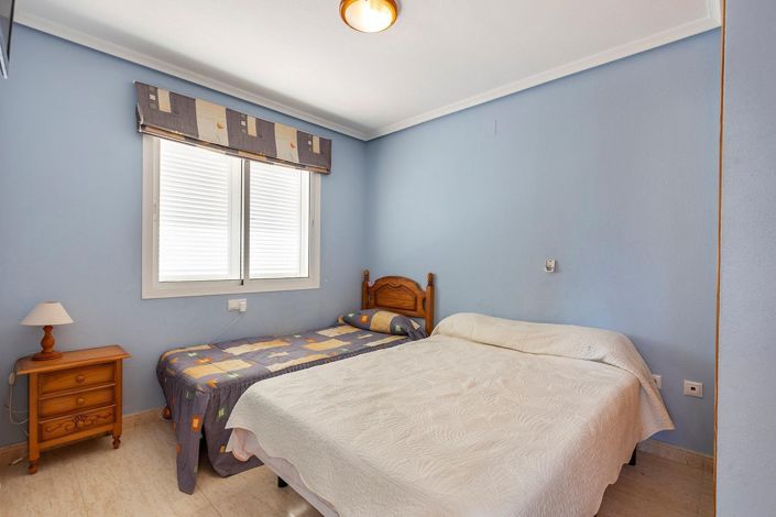 Image No.18-2 Bed Townhouse for sale