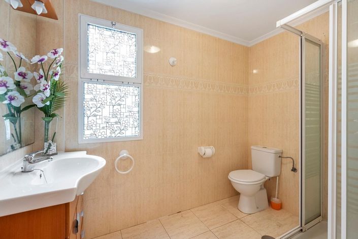 Image No.21-2 Bed Townhouse for sale