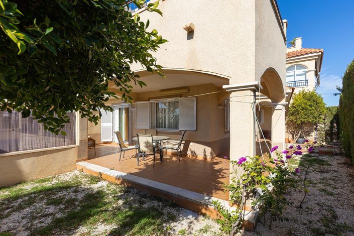 Image No.25-2 Bed Townhouse for sale