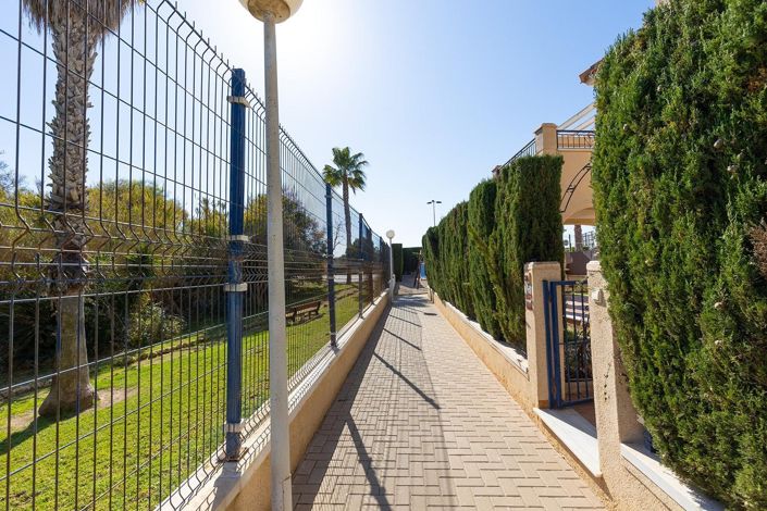 Image No.33-2 Bed Townhouse for sale