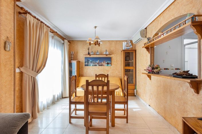 Image No.7-2 Bed Townhouse for sale