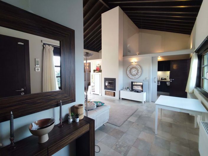 Image No.2-2 Bed Villa for sale