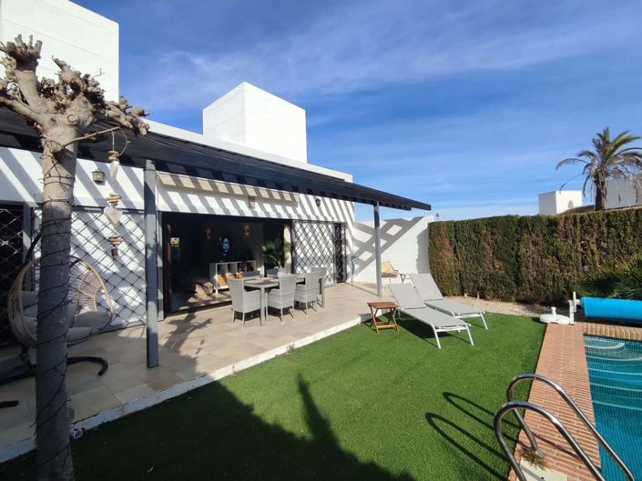 Image No.4-2 Bed Villa for sale