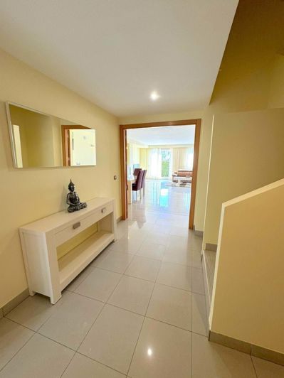 Image No.14-3 Bed Townhouse for sale