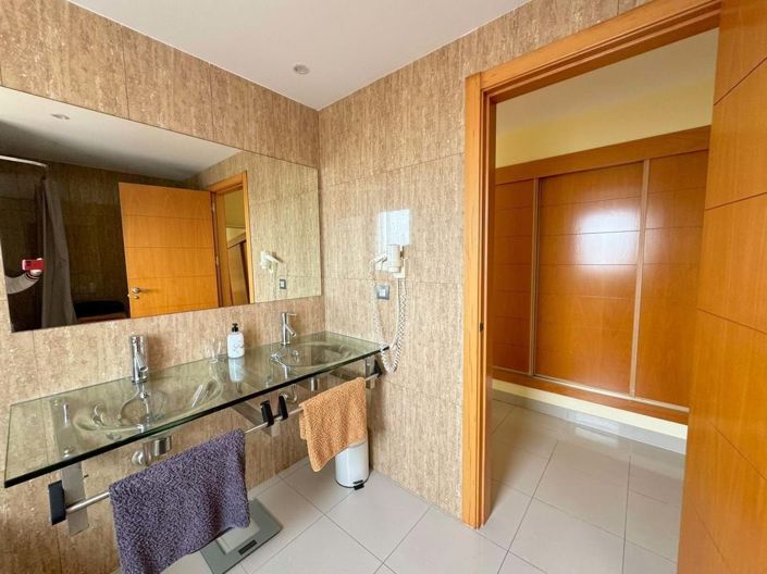 Image No.26-3 Bed Townhouse for sale