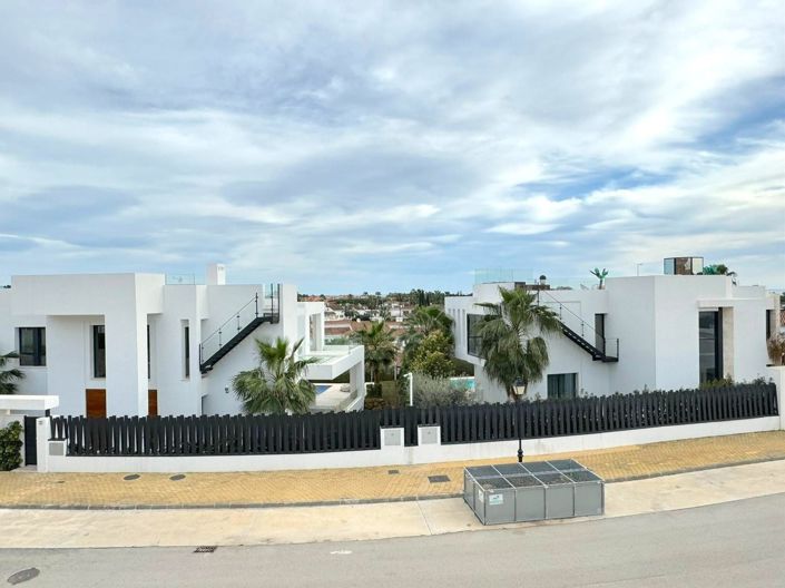 Image No.33-3 Bed Townhouse for sale