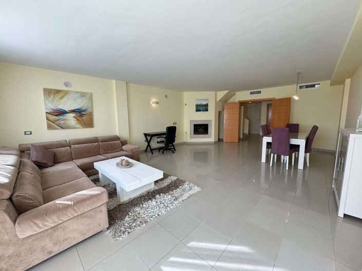 Image No.6-3 Bed Townhouse for sale