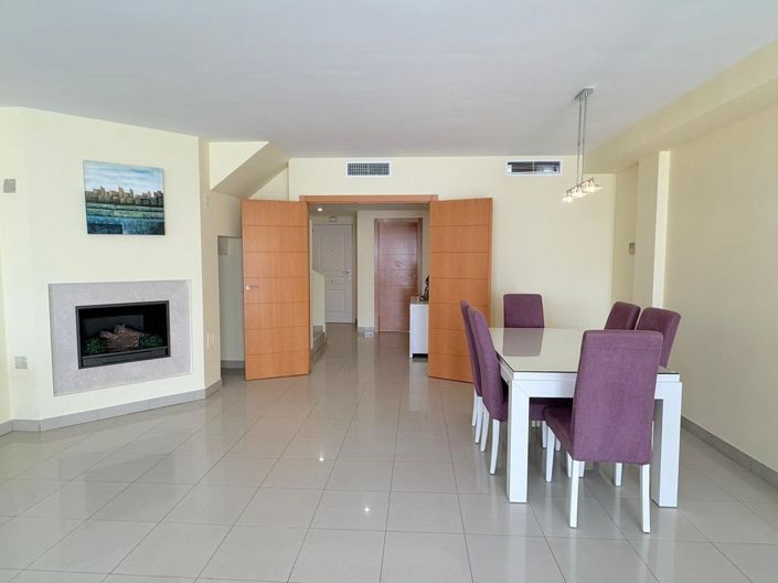 Image No.8-3 Bed Townhouse for sale