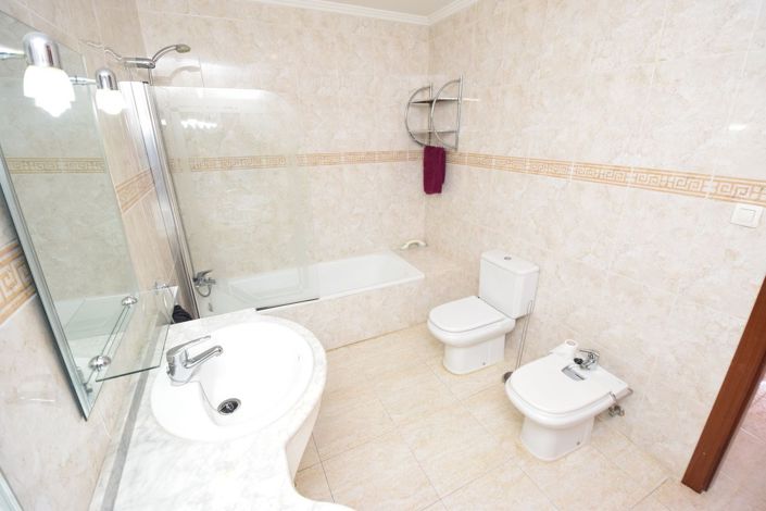 Image No.17-3 Bed Apartment for sale