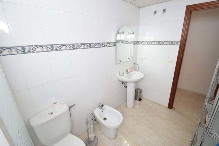 Image No.21-3 Bed Apartment for sale