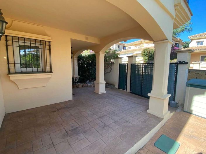 Image No.30-3 Bed Townhouse for sale