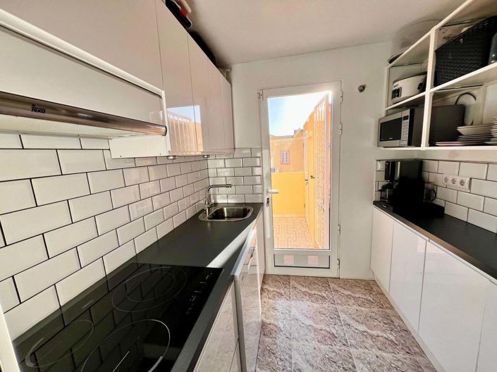 Image No.10-3 Bed Townhouse for sale