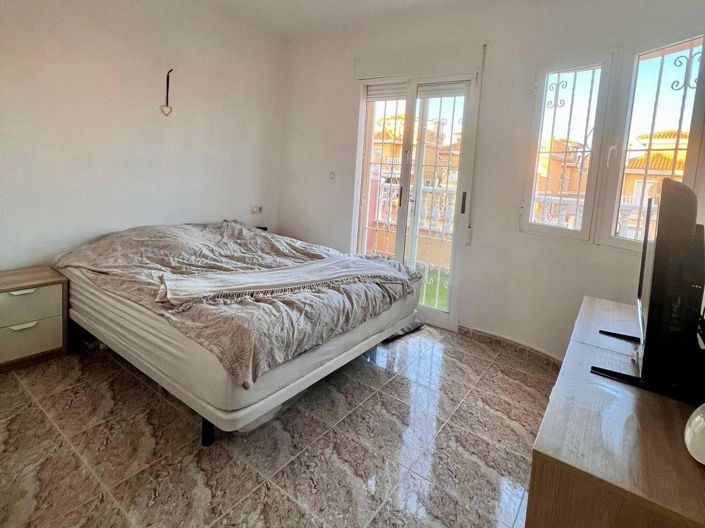 Image No.13-3 Bed Townhouse for sale