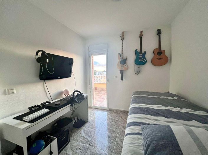 Image No.14-3 Bed Townhouse for sale