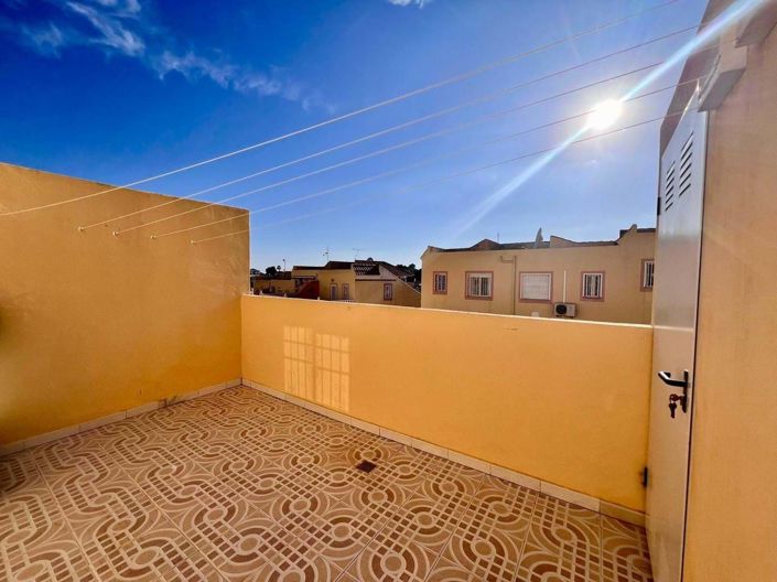 Image No.28-3 Bed Townhouse for sale