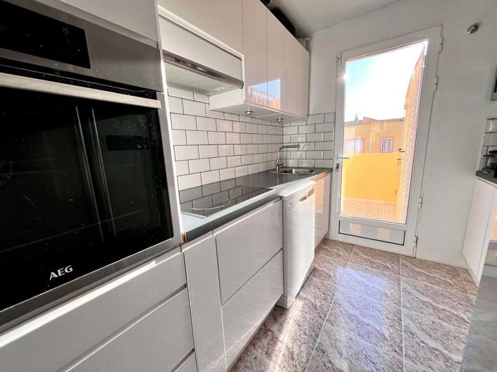 Image No.9-3 Bed Townhouse for sale