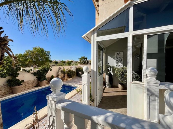 Image No.2-4 Bed Villa for sale